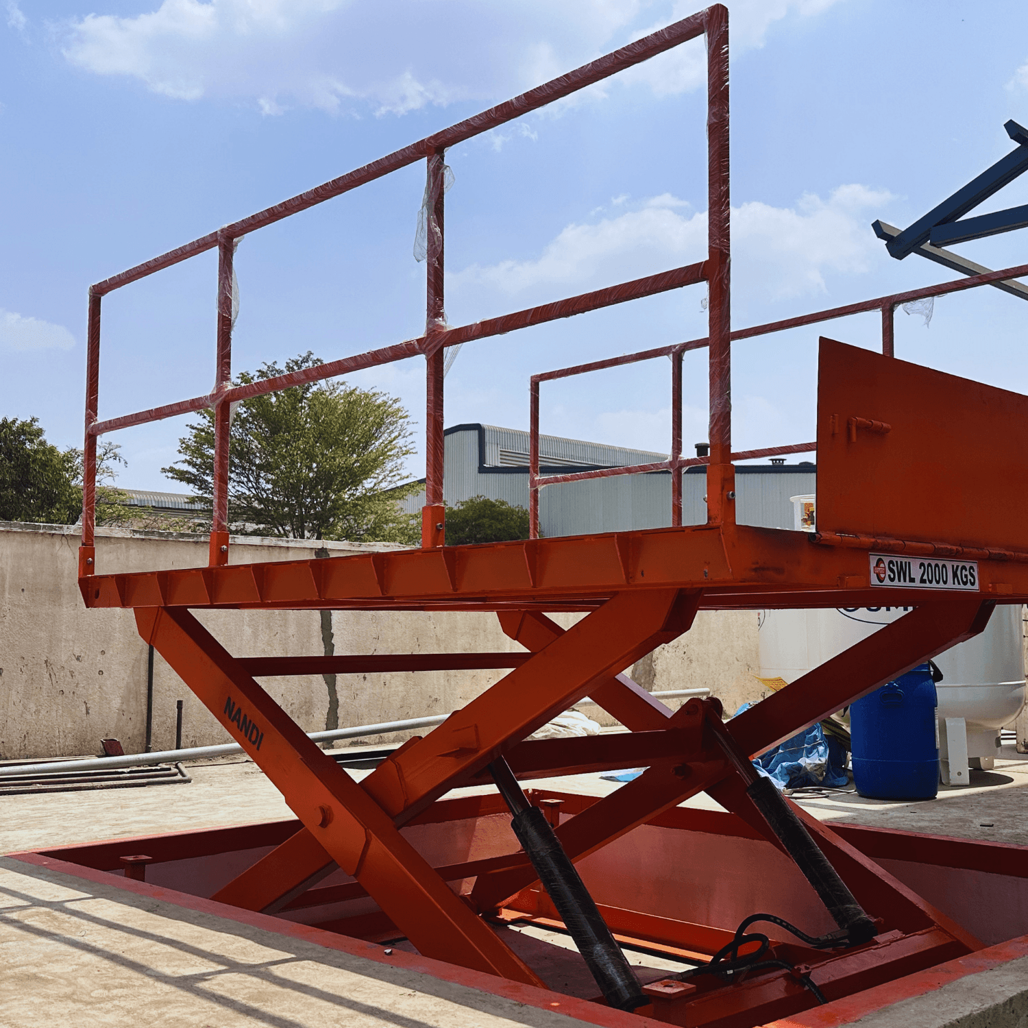 Hydraulic Scissor Lift with AC Power Pack, view 3
