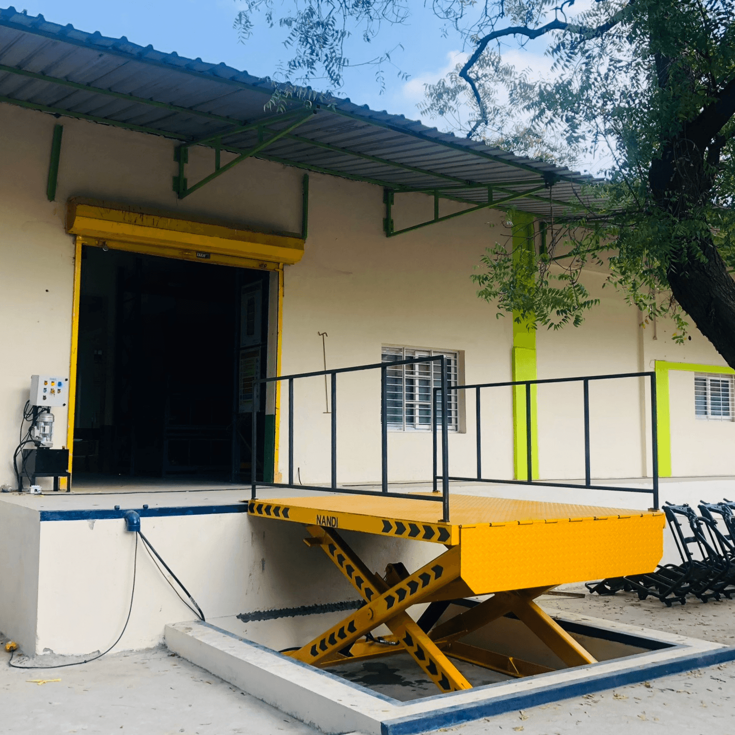Hydraulic Scissor Lift with AC Power Pack, view 4